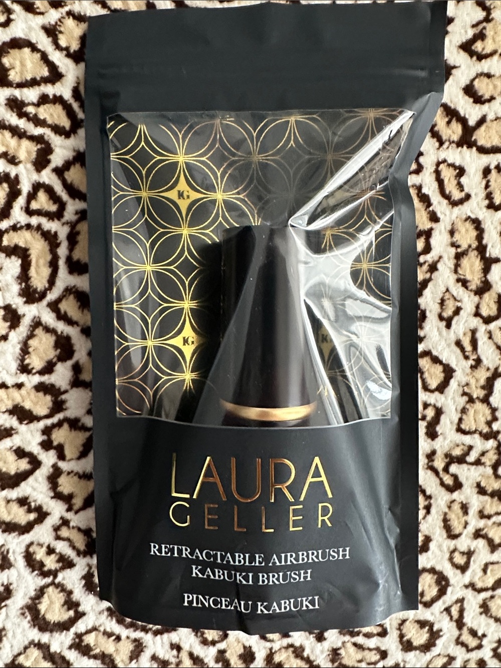 NEW!  Laura Geller Black and Gold Retractable Airbrush Kabuki Brush